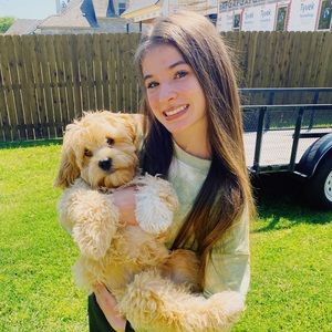 Meet your Posher, Emily